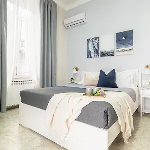 casa-mana.hotelitalianriviera.com/